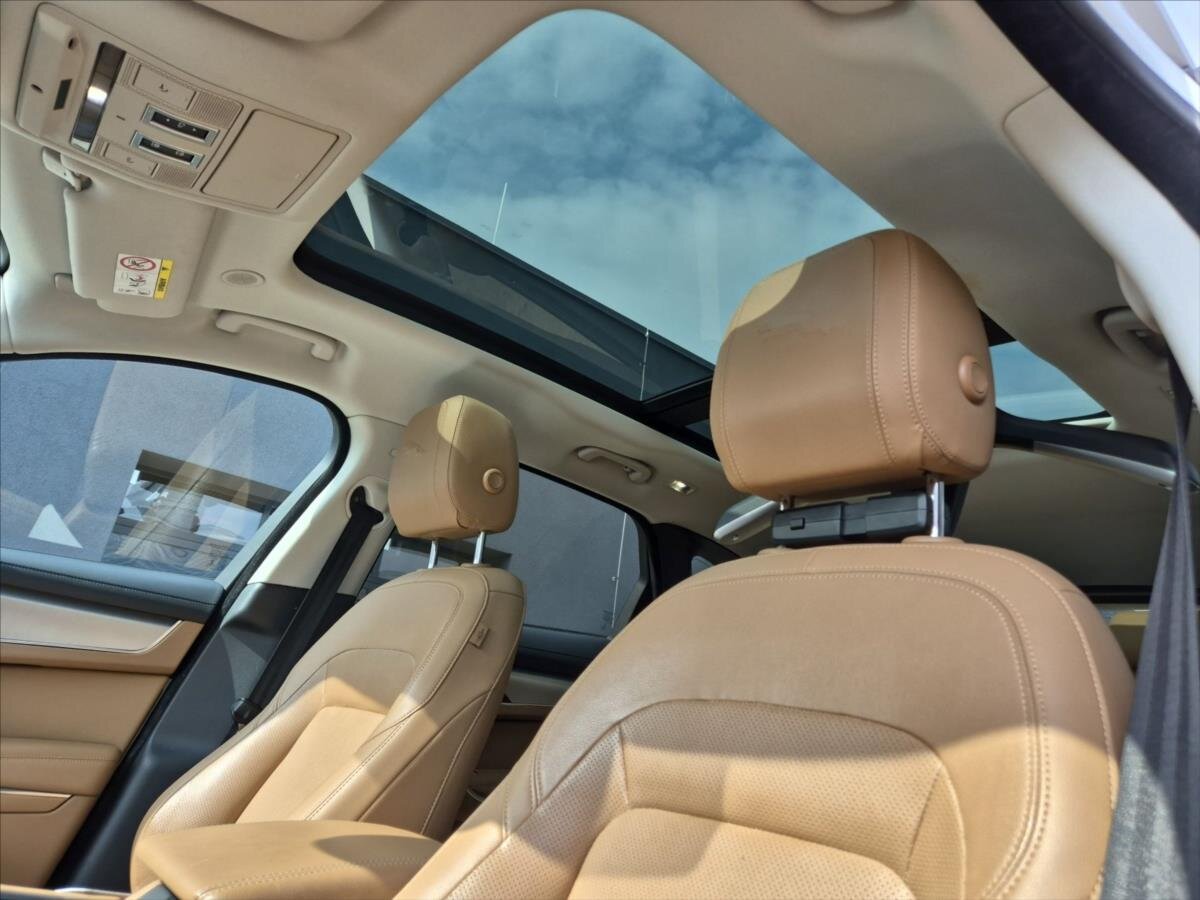 Jaguar F-Pace SUV / Terénní 2,0 l 150 kw