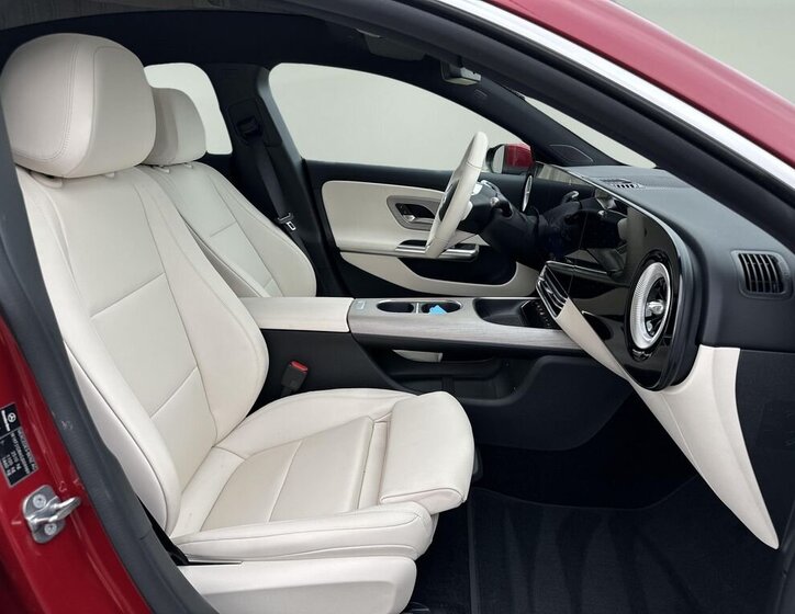 Mercedes-Benz CLA Sedan / Limuzína 0,0 200 kw