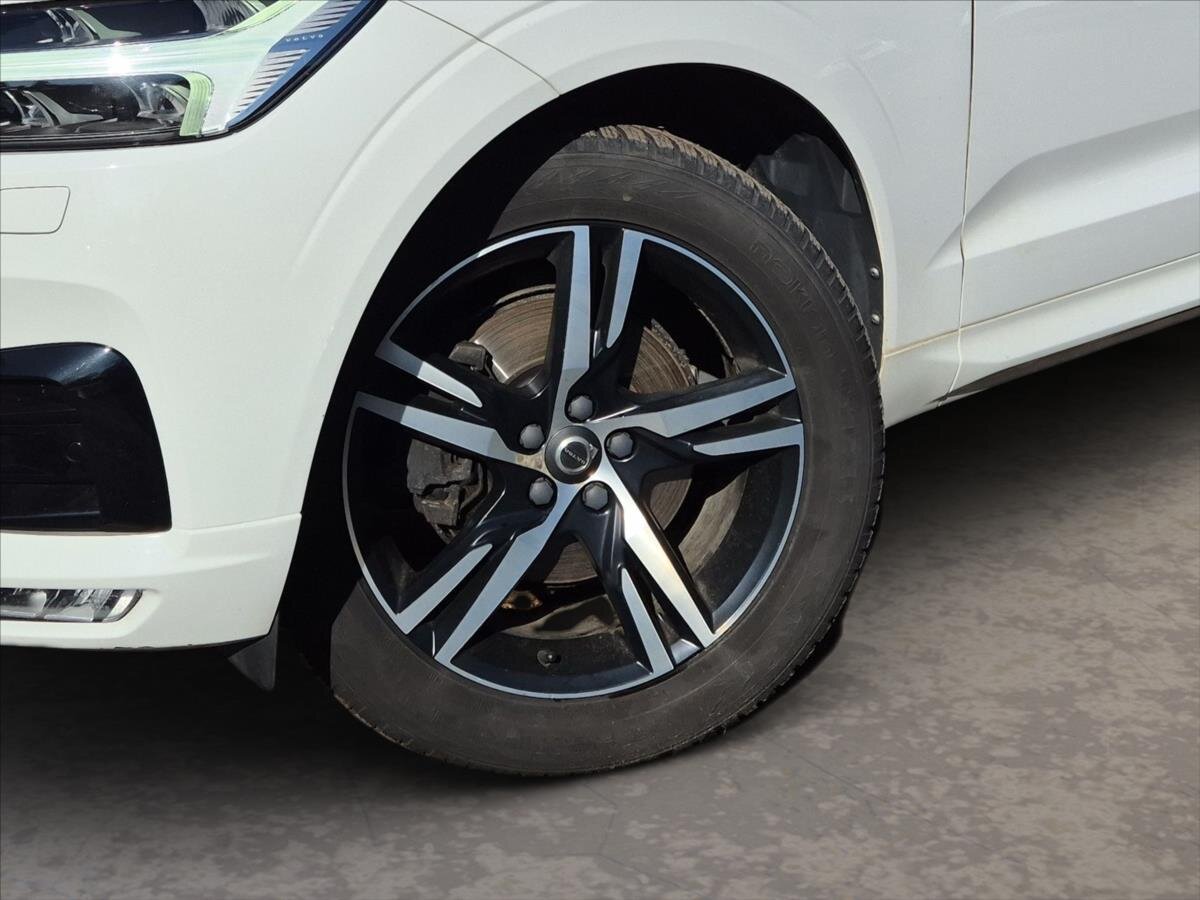 Volvo XC60 SUV / Terénní 2,0 l 140 kw