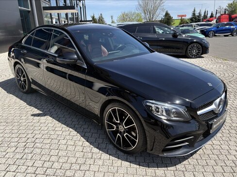 Mercedes-Benz Třídy C Sedan / Limuzína 2,0 l 180 kw