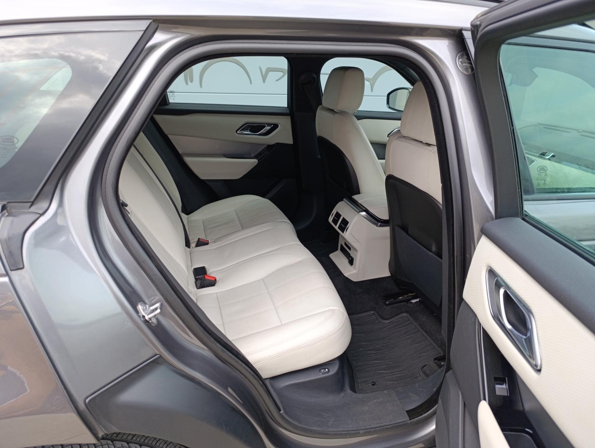 Land Rover Range Rover Velar SUV / Terénní 2,0 l 184 kw