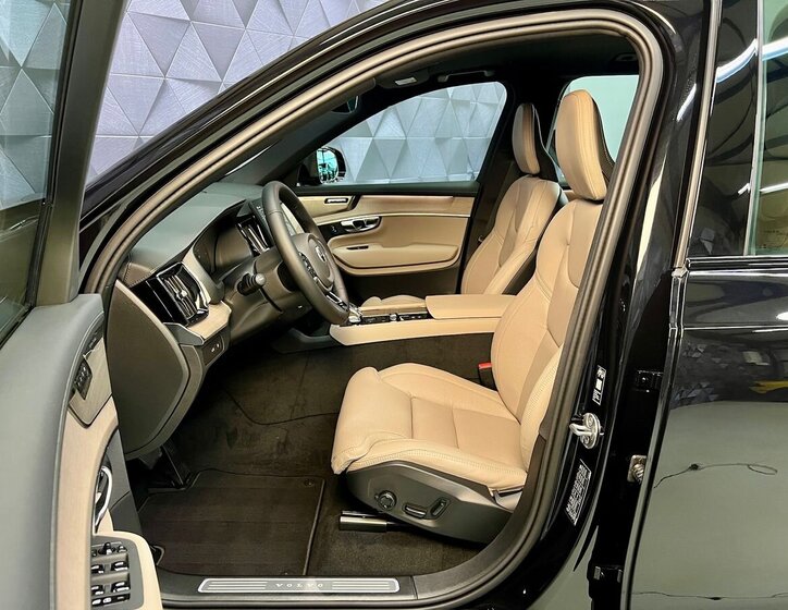 Volvo XC90 SUV / Terénní 2,0 l 335 kw