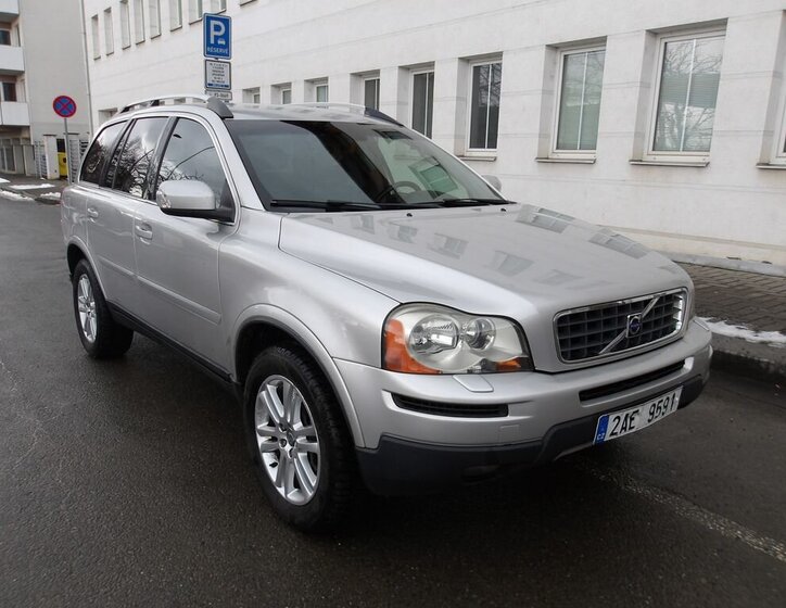 Volvo XC90 SUV 2,4 l 136 kw