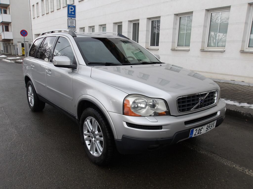 Volvo XC90 SUV 2,4 l 136 kw