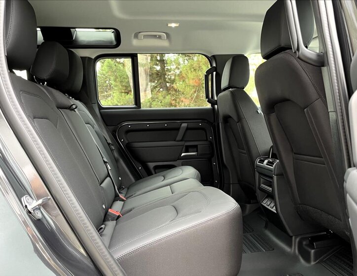 Land Rover Defender SUV / Terénní 3,0 l 147 kw