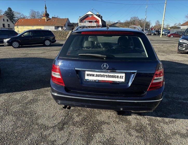 Mercedes-Benz Třídy C Kombi 2,1 l 100 kw