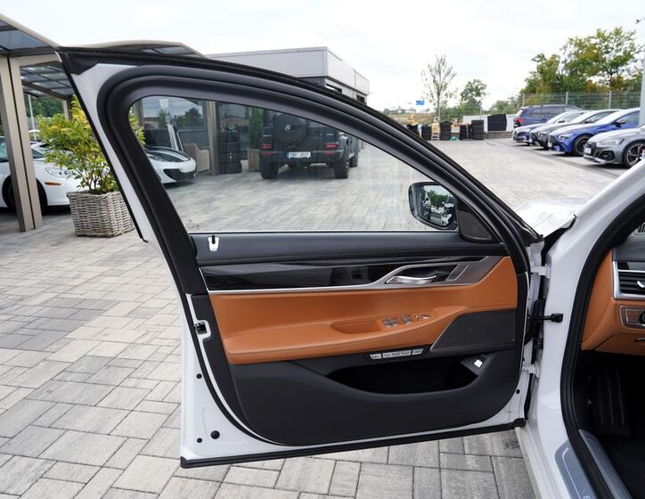 BMW Řada 7 21