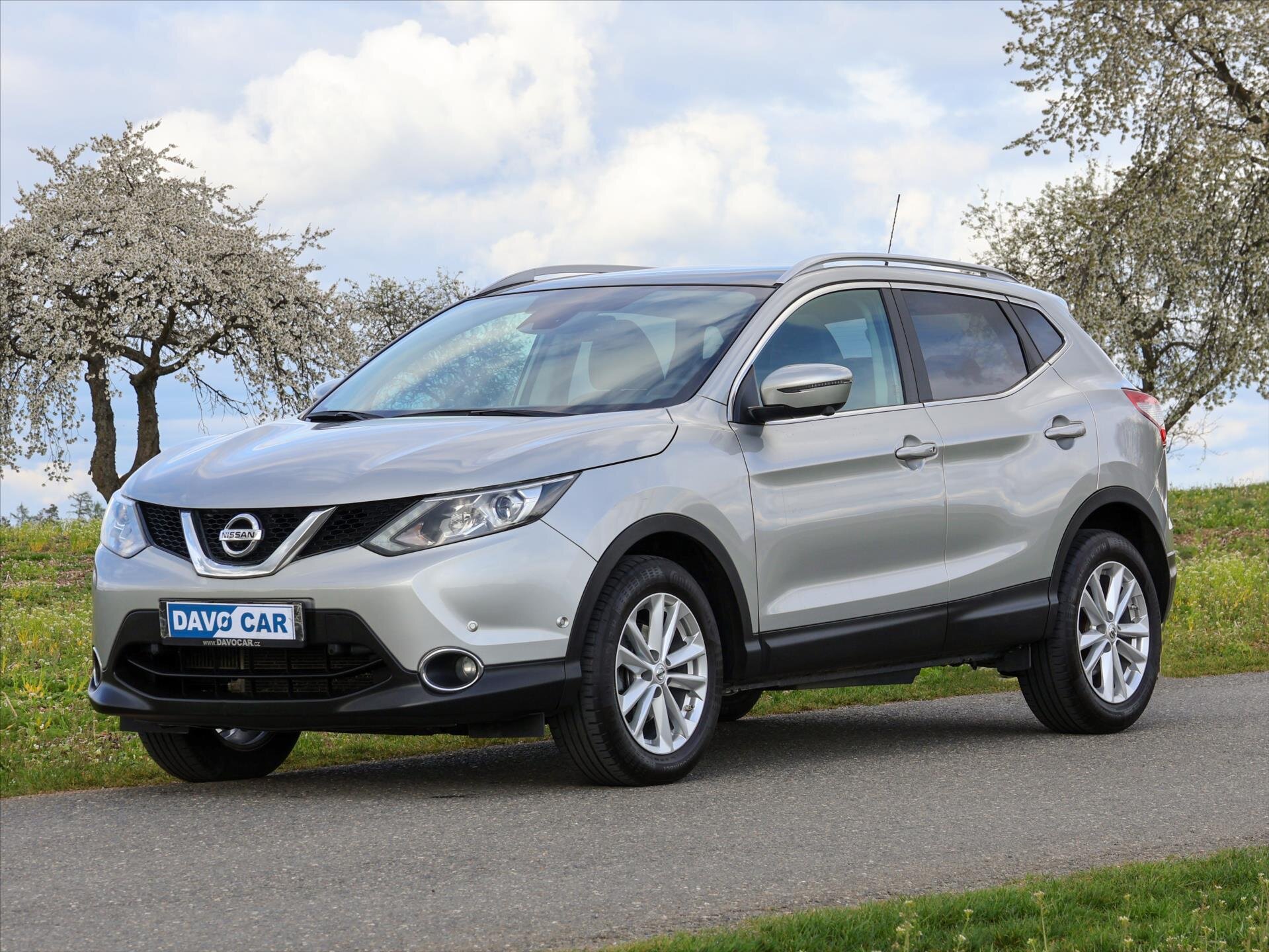 Nissan Qashqai SUV / Terénní 1,2 l 85 kw