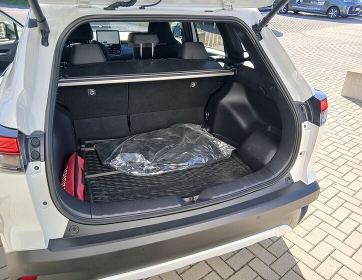 Toyota Corolla Cross SUV / Terénní 2,0 l 112 kw