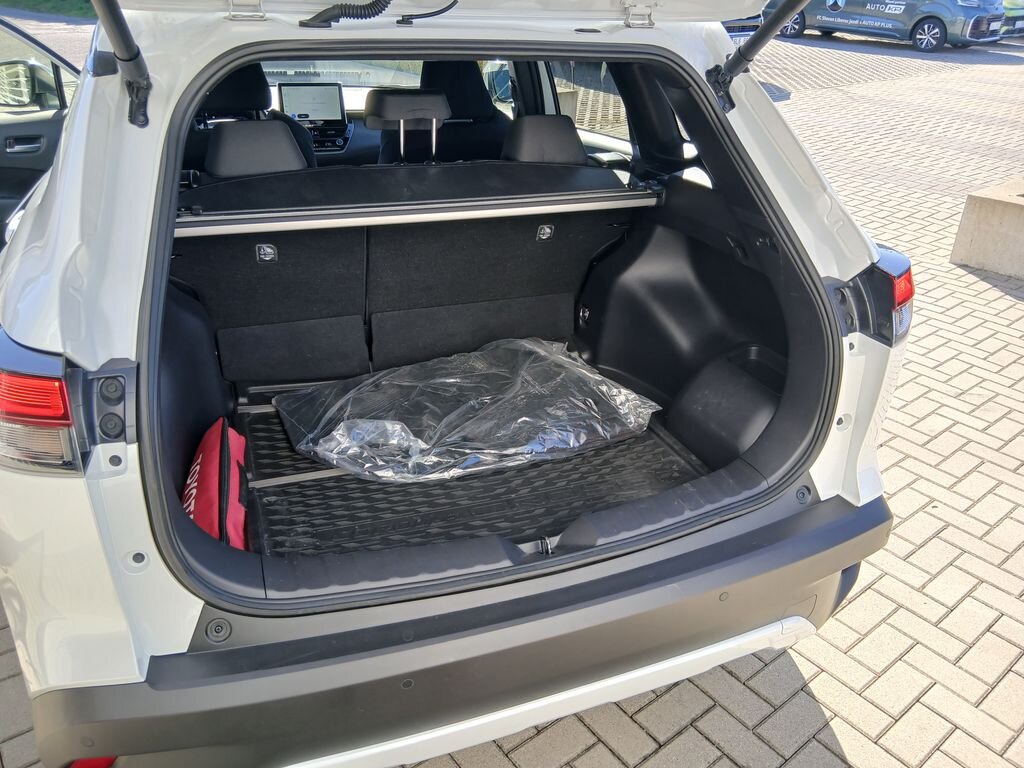 Toyota Corolla Cross SUV / Terénní 2,0 l 112 kw
