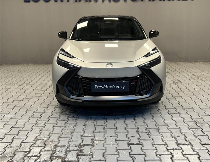 Toyota C-HR 4