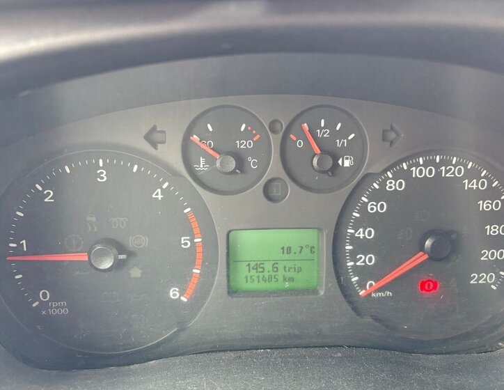 Ford Transit Kombi 2,4 l 103 kw