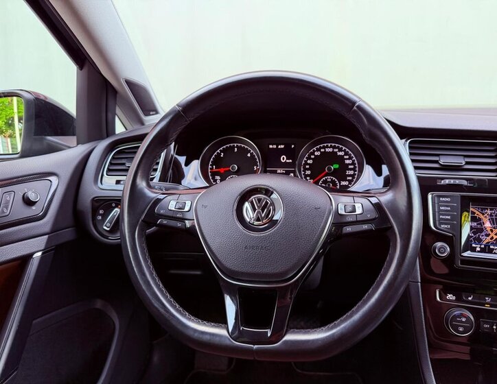 Volkswagen Golf Kombi 1,6 l 77 kw