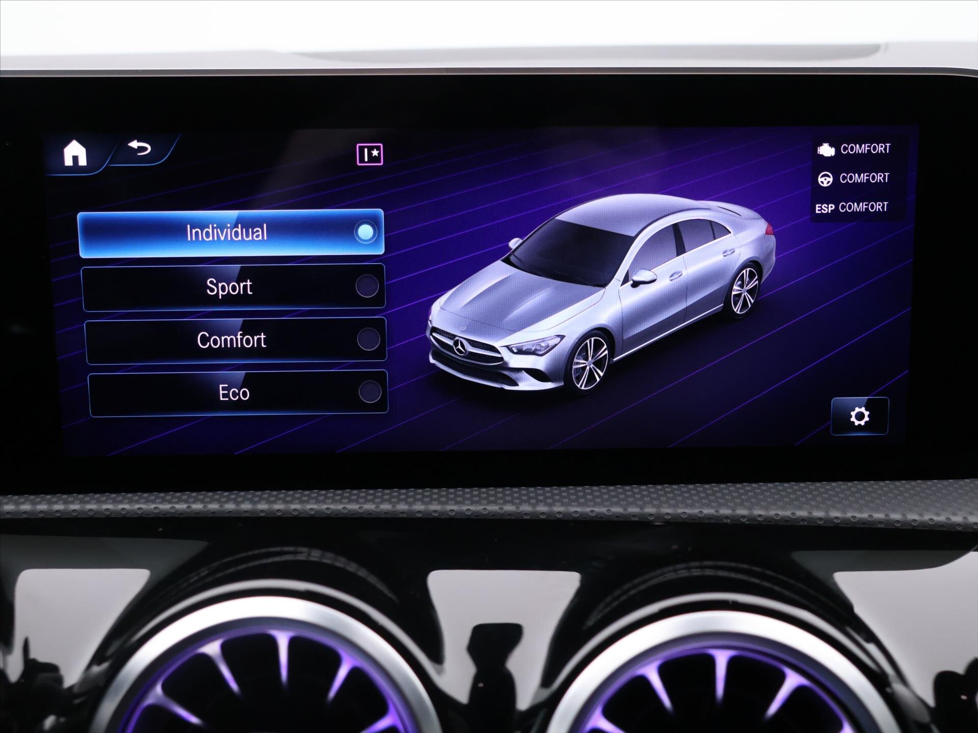 Mercedes-Benz CLA Sedan / Limuzína 2,0 l 140 kw