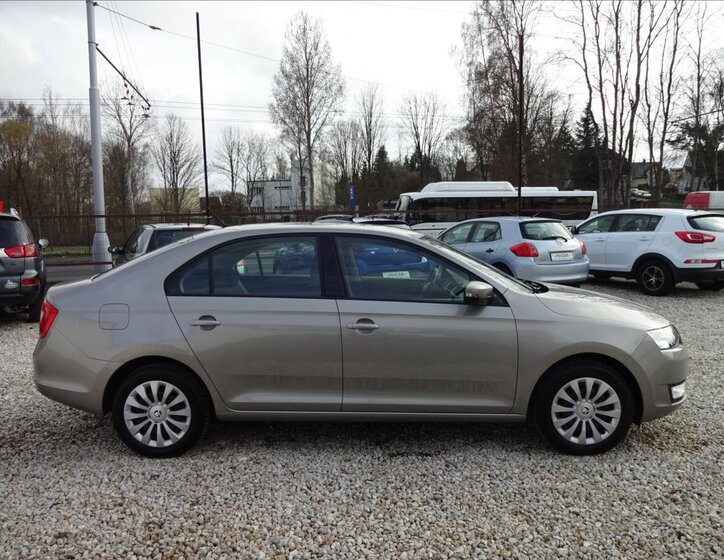 Škoda Rapid Sedan / Limuzína 1,2 l 66 kw