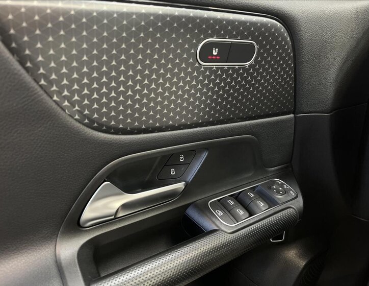 Mercedes-Benz Třídy B 12