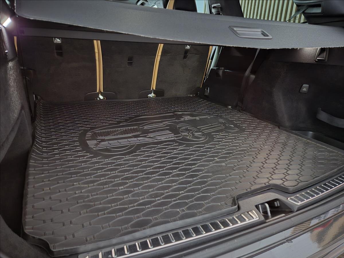 Volvo XC90 SUV / Terénní 2,0 l 180 kw