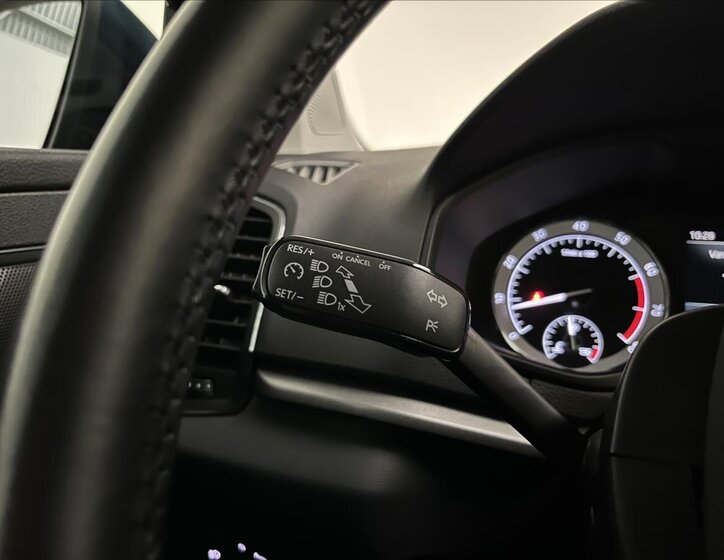 Škoda Karoq SUV / Terénní 1,5 l 110 kw