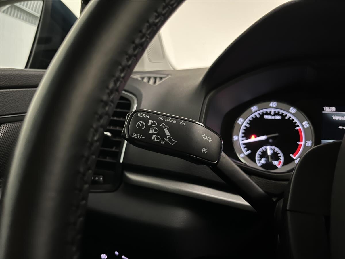 Škoda Karoq SUV / Terénní 1,5 l 110 kw