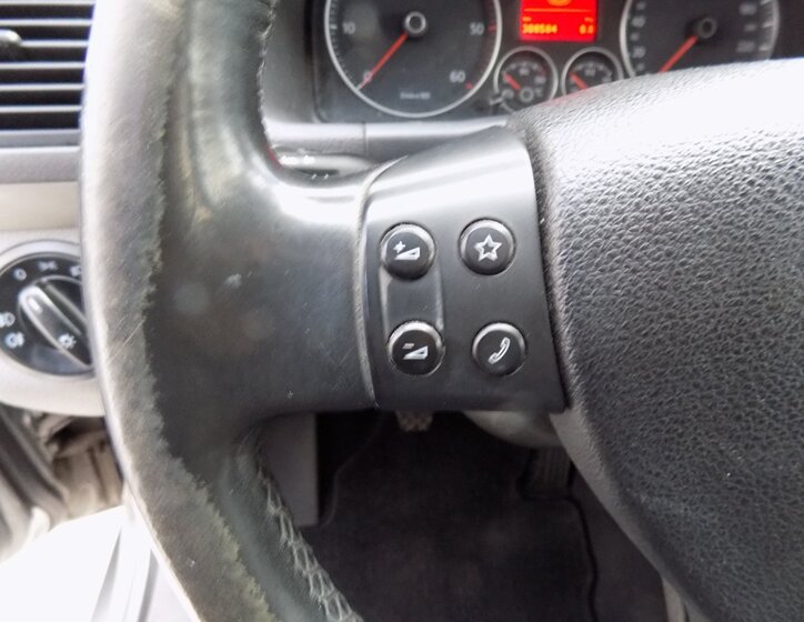 Volkswagen Touran Ostatní 2,0 l 103 kw