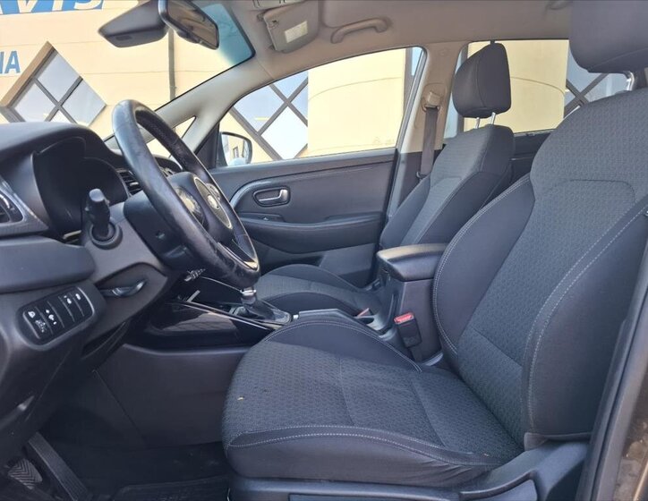 KIA Carens Kombi 1,7 l 104 kw
