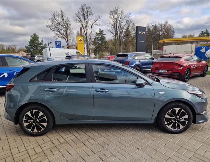 KIA Ceed 4