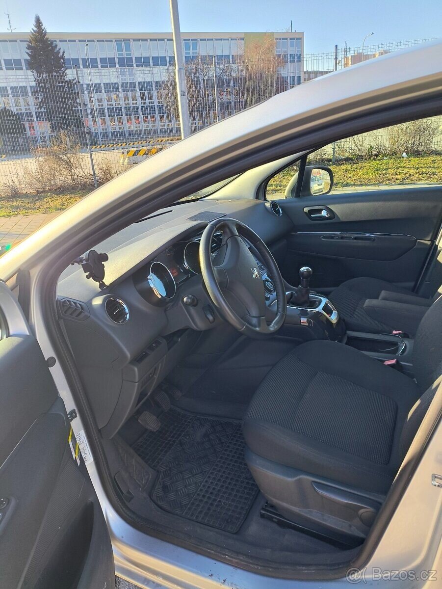 Peugeot 5008 MPV 0,0 0