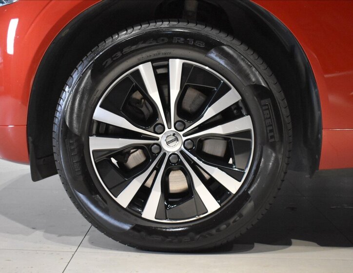 Volvo XC60 SUV / Terénní 2,0 l 145 kw