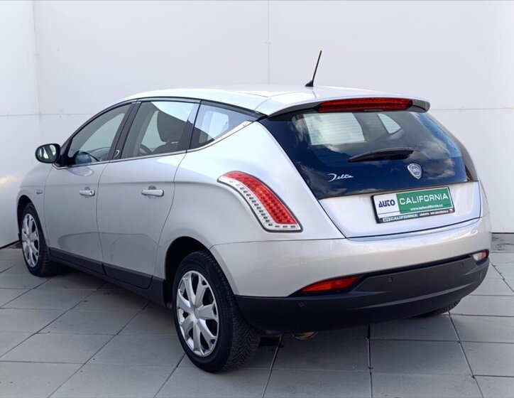 Lancia Delta Hatchback 1,6 l 88 kw