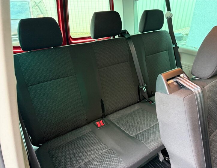 Volkswagen Caravelle 25