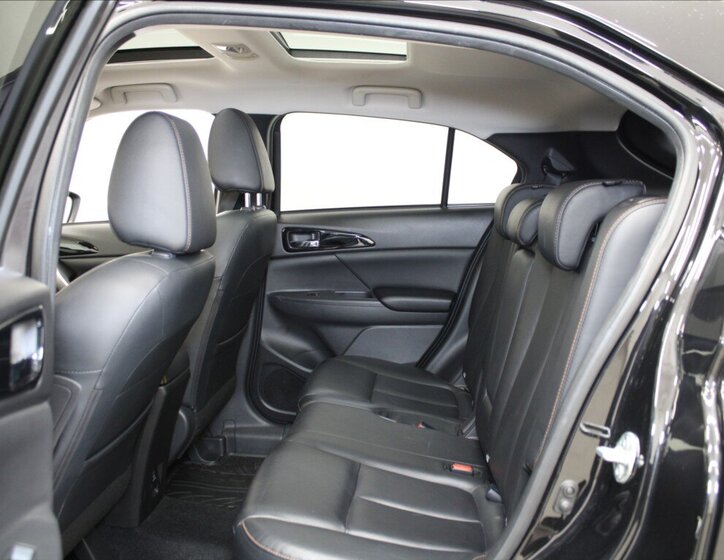 Mitsubishi Eclipse Cross SUV 1,5 l 120 kw