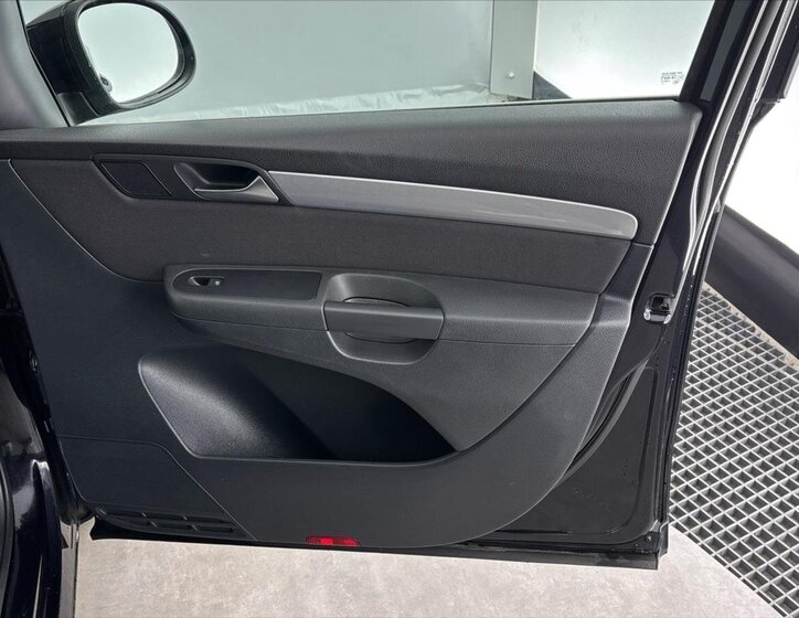 Volkswagen Sharan MPV 2,0 l 103 kw