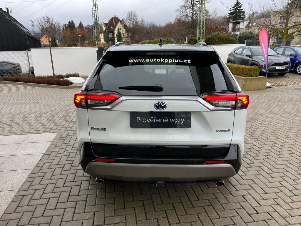 Toyota RAV4 SUV 2,5 l 131 kw