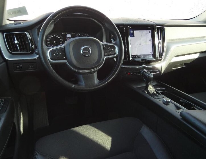 Volvo XC60 SUV / Terénní 2,0 l 140 kw