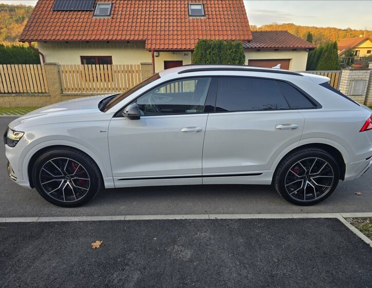 Audi Q8 Hatchback 3,0 l 210 kw