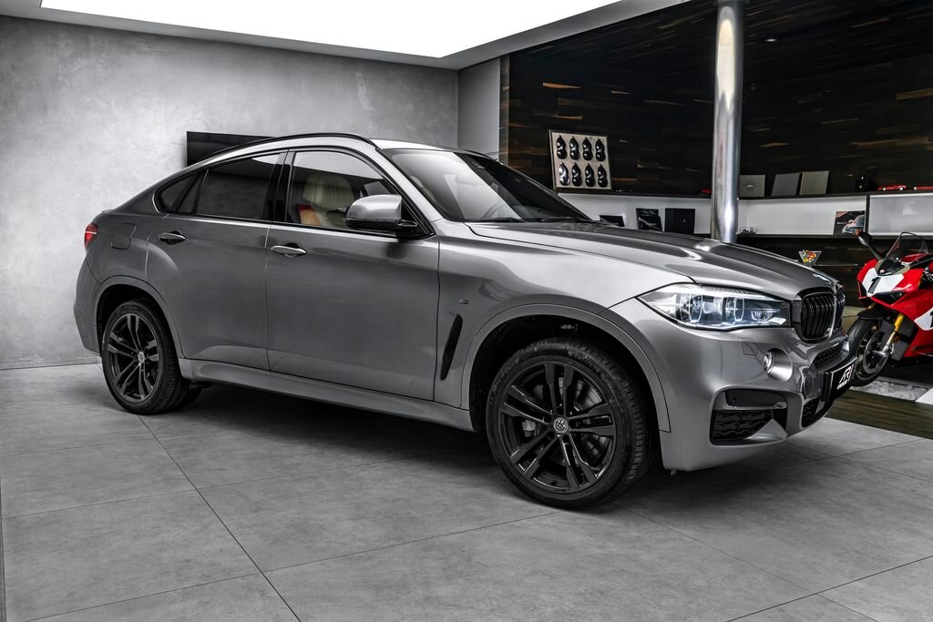 BMW X6 SUV / Terénní 3,0 l 280 kw