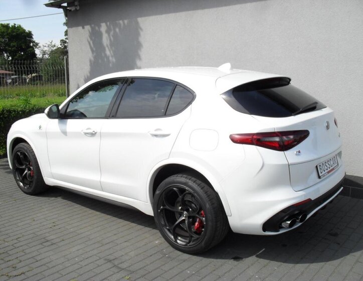 Alfa Romeo Stelvio SUV / Terénní 2,9 l 375 kw