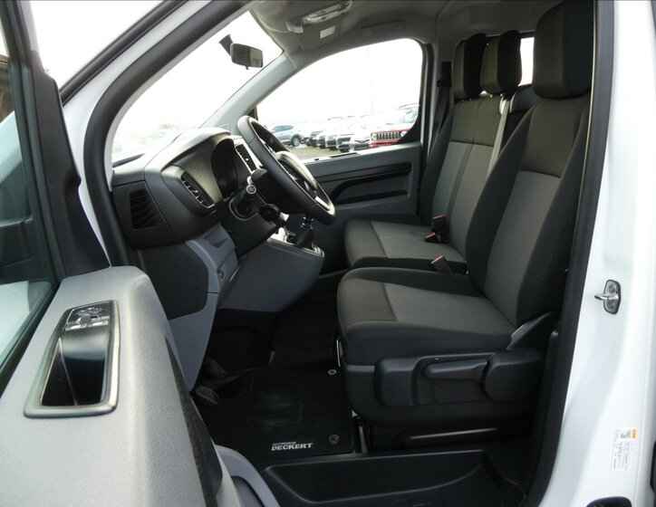 Peugeot Expert Kombi 1,5 l 88 kw