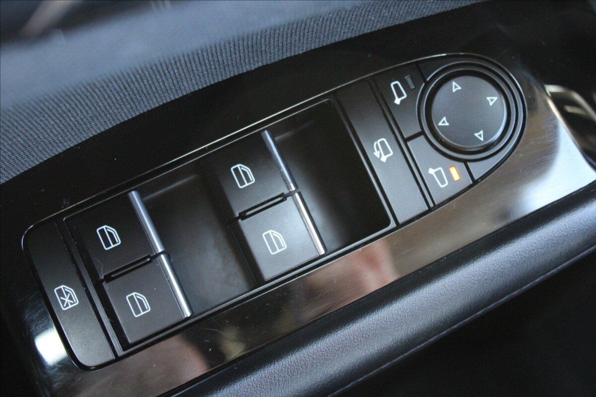 Mazda 3 Sedan / Limuzína 2,0 l 110 kw