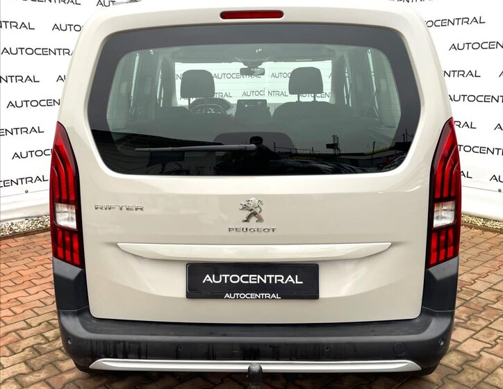 Peugeot Rifter 5