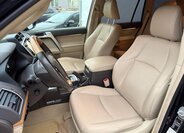 Toyota Land Cruiser 9