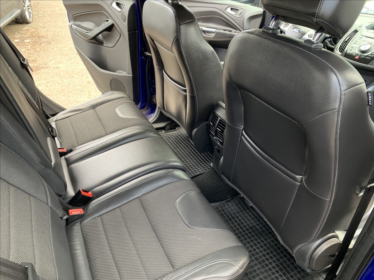 Ford Kuga SUV 1,6 l 134 kw