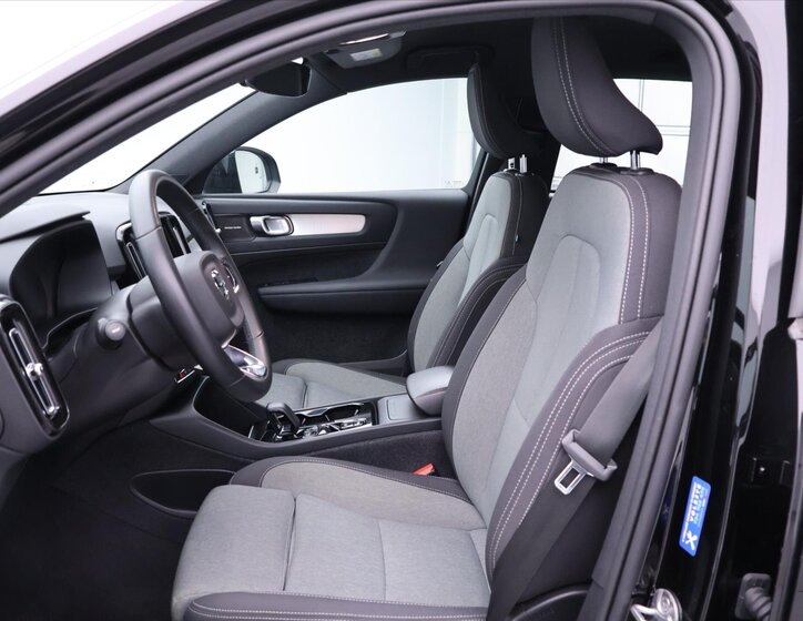 Volvo XC40 SUV 2,0 l 145 kw