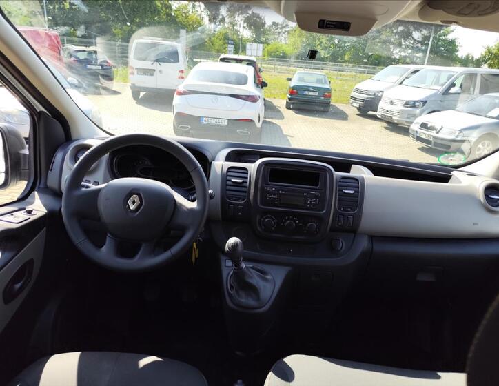 Renault Trafic 12