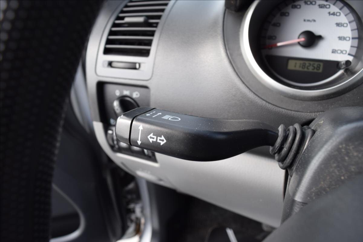 Subaru Justy Hatchback 1,3 l 66 kw