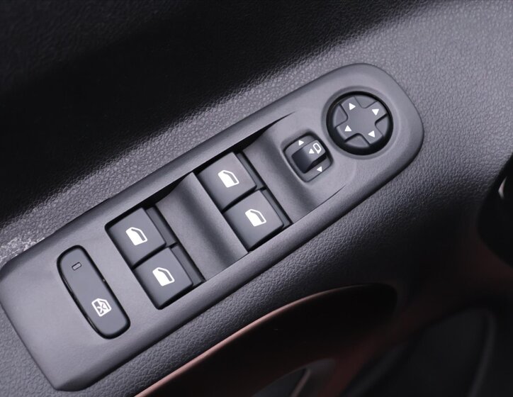 Peugeot Rifter MPV 1,5 l 96 kw