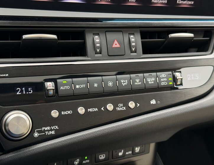 Lexus ES 300h Sedan 2,5 l 131 kw