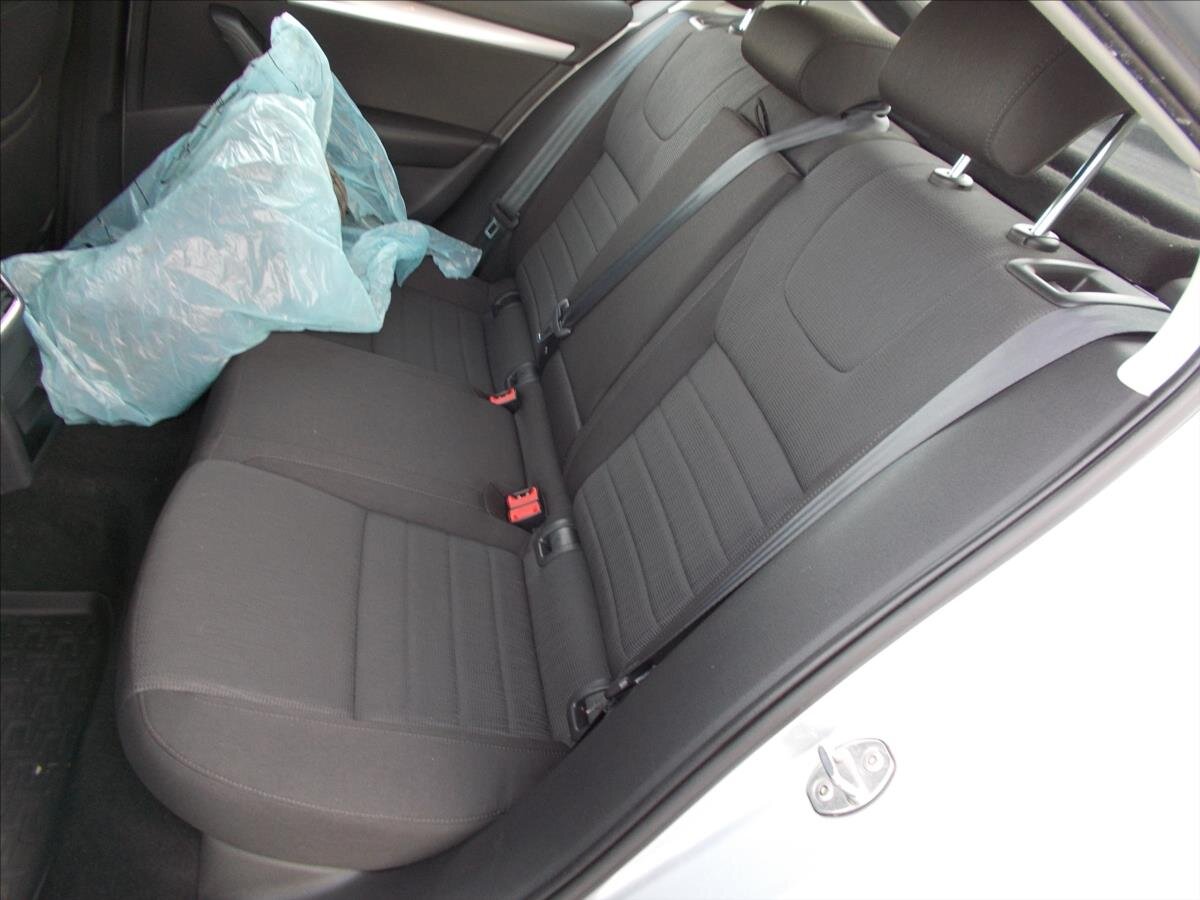 Škoda Octavia Sedan / Limuzína 1,6 l 77 kw