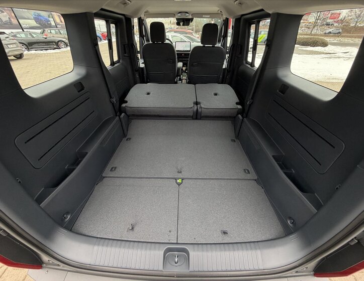 KIA PV5 MPV 0,0 120 kw