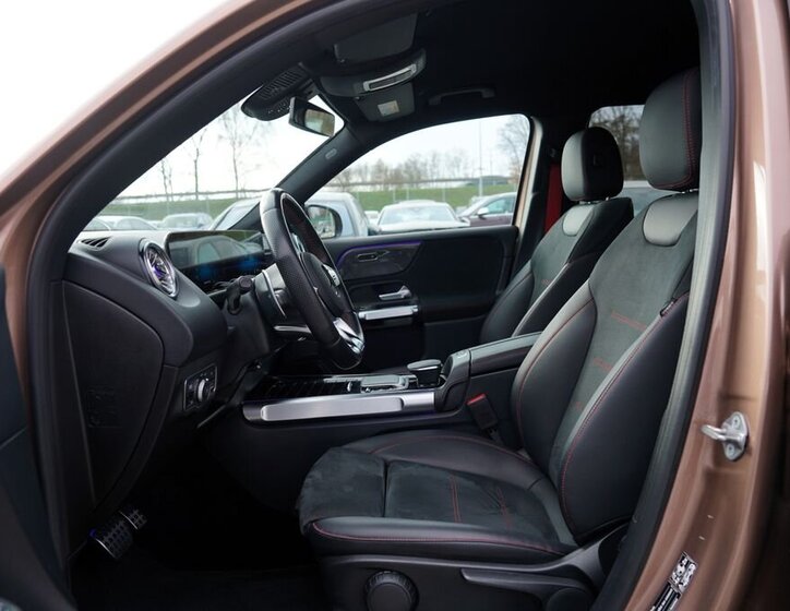 Mercedes-Benz GLB SUV / Terénní 2,0 l 225 kw